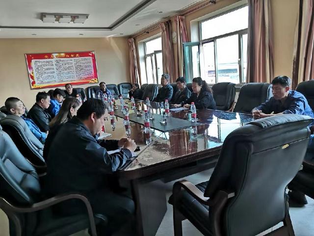 1579397821317101.jpg 鋼興匯辰公司黨支部召開(kāi)“不忘初心 牢記使命”主題教育動(dòng)員大會(huì).jpg